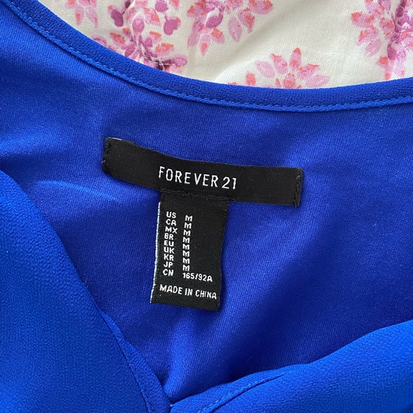 Vibrant blue dress with shoulder openings - Picture 3 of 3